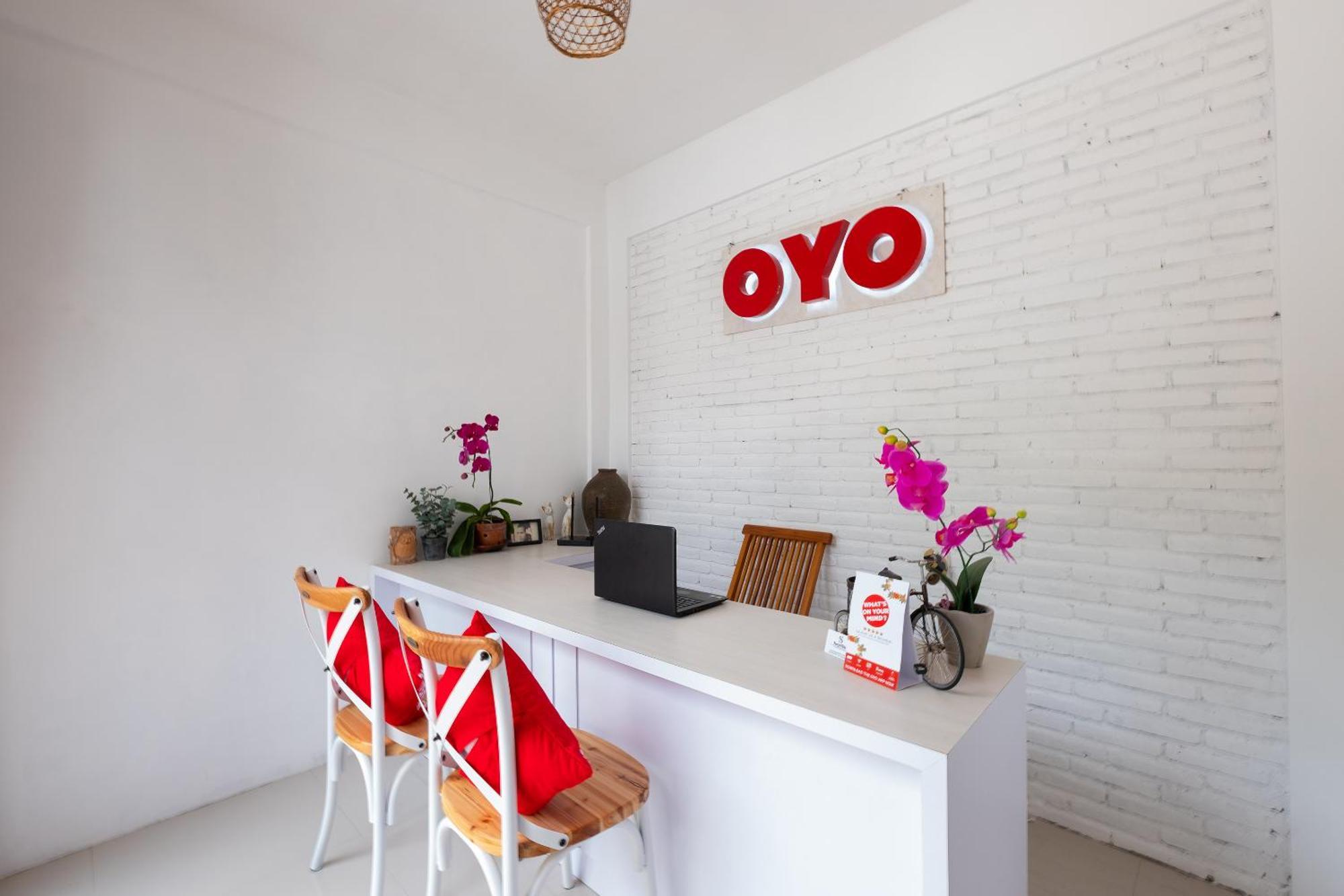 Oyo 1493 Surya Villa Selong Belanak Zewnętrze zdjęcie
