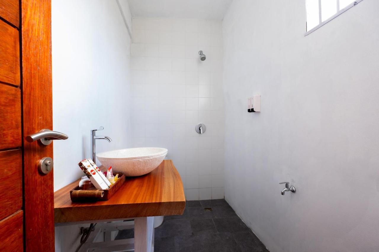 Oyo 1493 Surya Villa Selong Belanak Zewnętrze zdjęcie