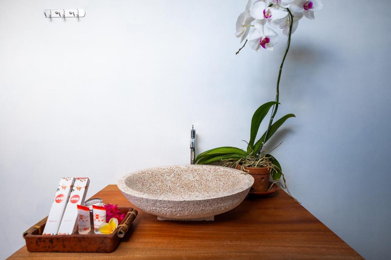 Oyo 1493 Surya Villa Selong Belanak Zewnętrze zdjęcie